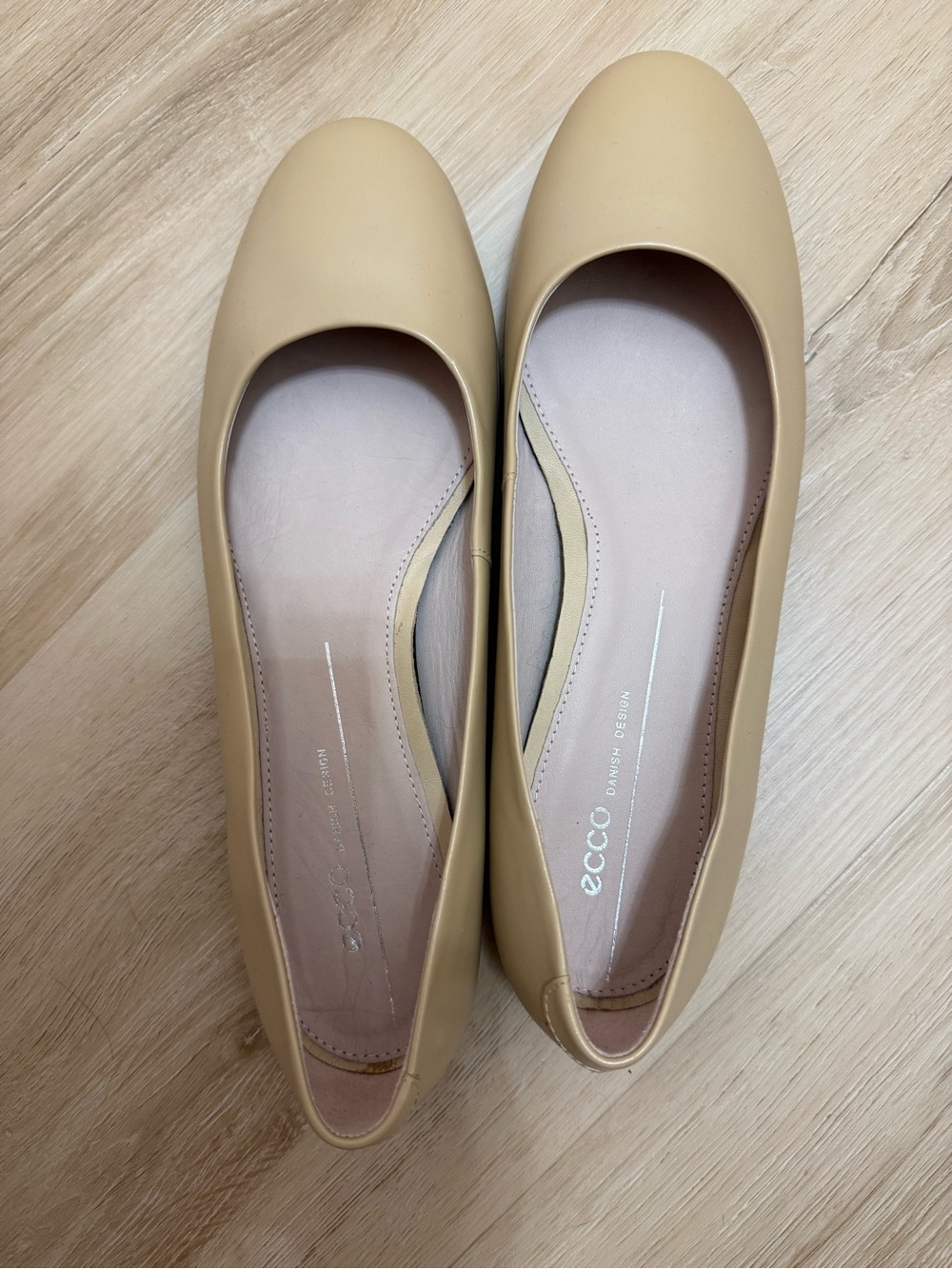 Ecco Women's Beige Nude Leather Ballet Flats